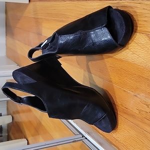 Aerosoles sz 9 wedge open-toe softleather slingbacks